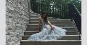 Sunday Rose Urban Shines in $13K Oscar de la Renta Gown